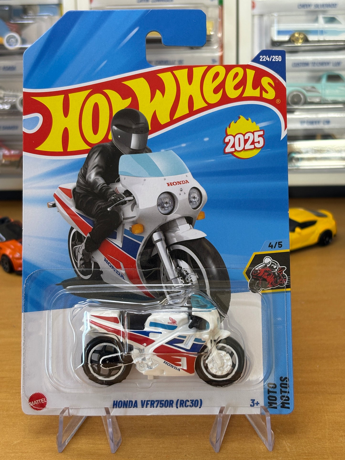 Hot Wheels Mainline / Honda VFR750R (RC30) / 2025 Moto 4/5