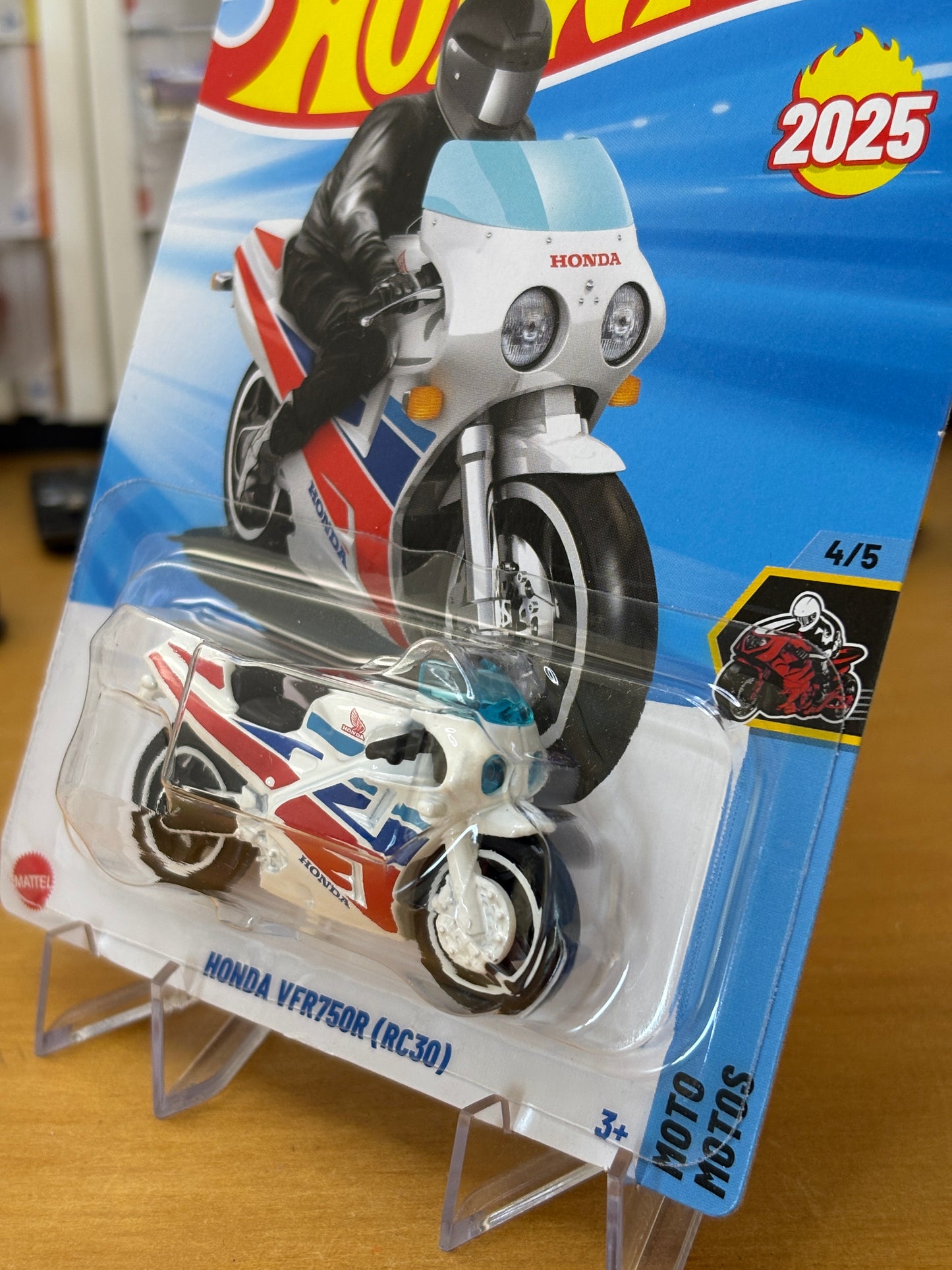 Hot Wheels Mainline / Honda VFR750R (RC30) / 2025 Moto 4/5
