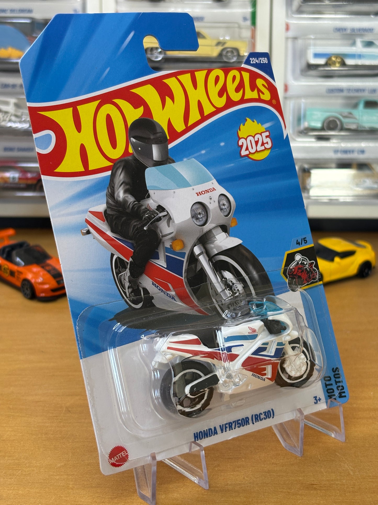 Hot Wheels Mainline / Honda VFR750R (RC30) / 2025 Moto 4/5