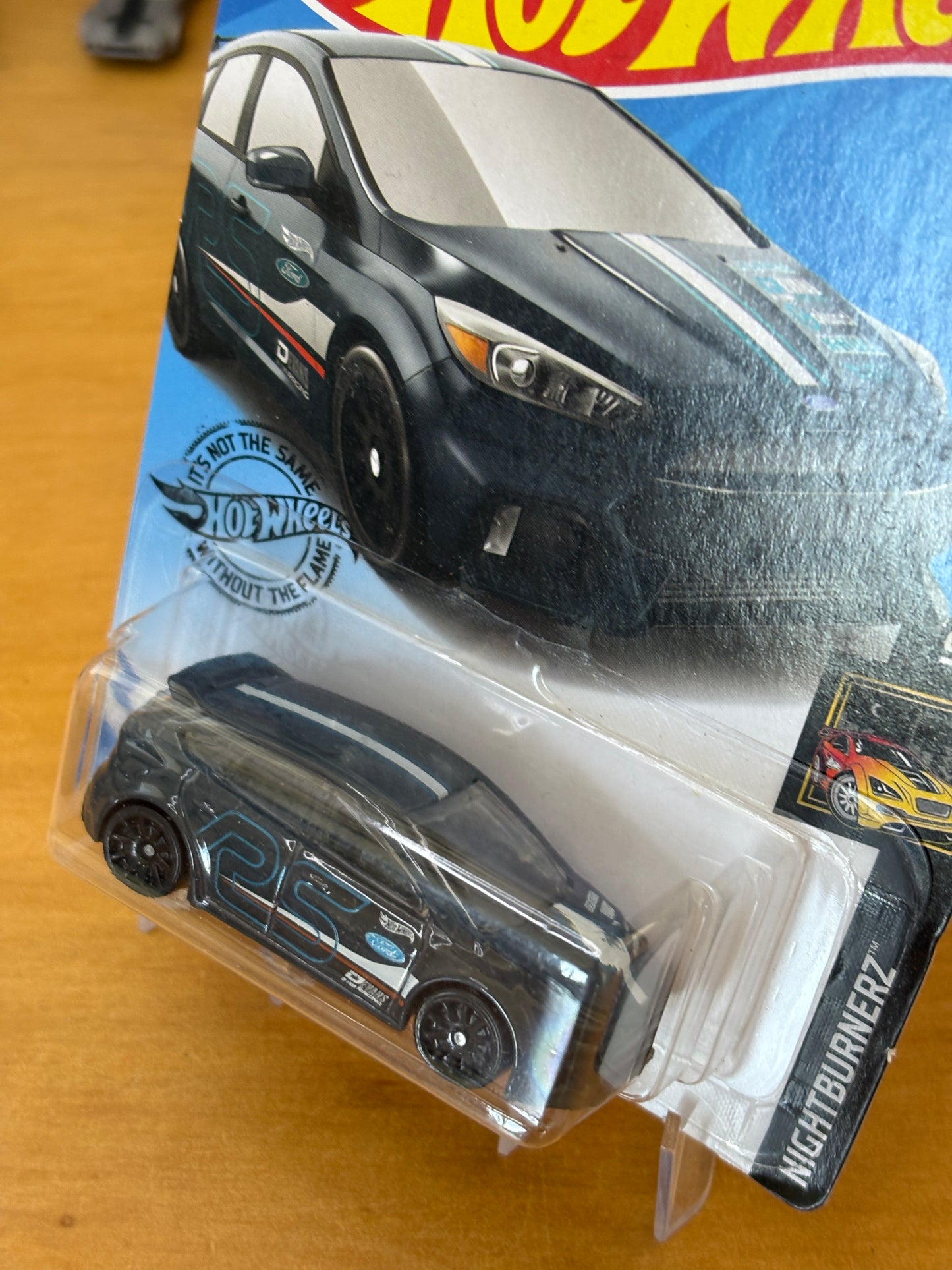 Hot Wheels Mainline / Ford Focus RS / 2019 Night Burners 9/10