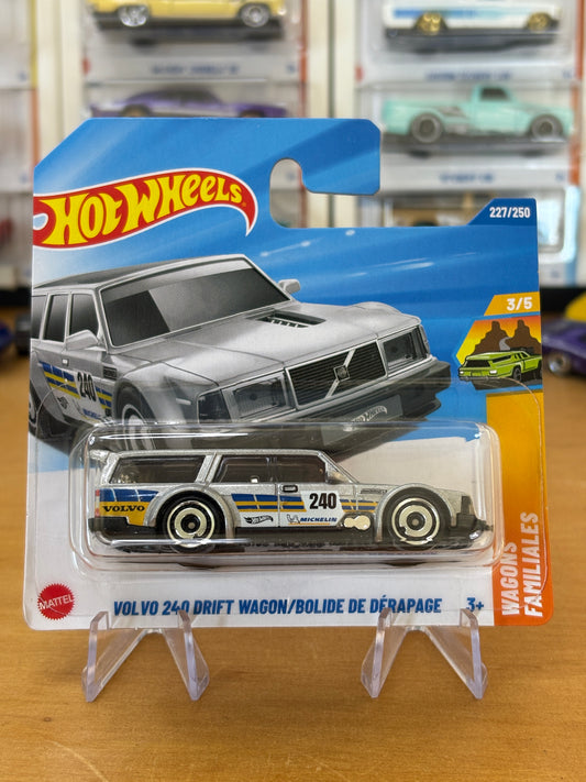 Hot Wheels Mainline / Volvo 240 Drift Wagon / 2025 Wagons 3/5 Short Card