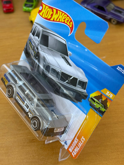 Hot Wheels Mainline / Volvo 240 Drift Wagon / 2025 Wagons 3/5 Short Card