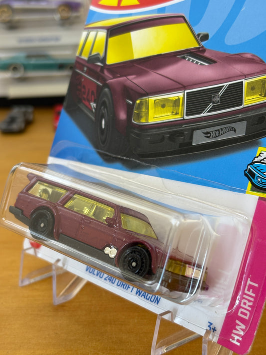 Hot Wheels Mainline / Volvo 240 Drift Wagon / 2020 HW Drift 4/5