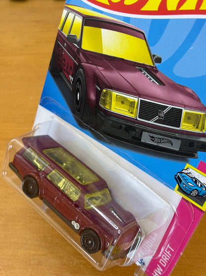 Hot Wheels Mainline / Volvo 240 Drift Wagon / 2020 HW Drift 4/5