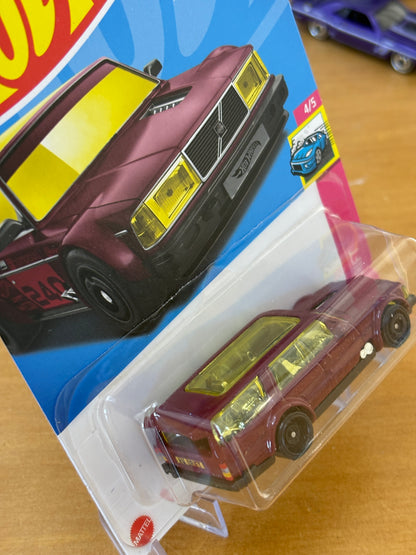 Hot Wheels Mainline / Volvo 240 Drift Wagon / 2020 HW Drift 4/5