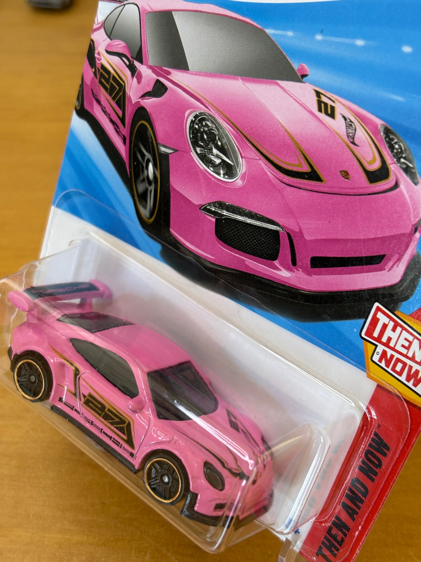 Hot Wheels Mainline / Porsche 911 GT3 RS / 2025 Then and Now 8/10