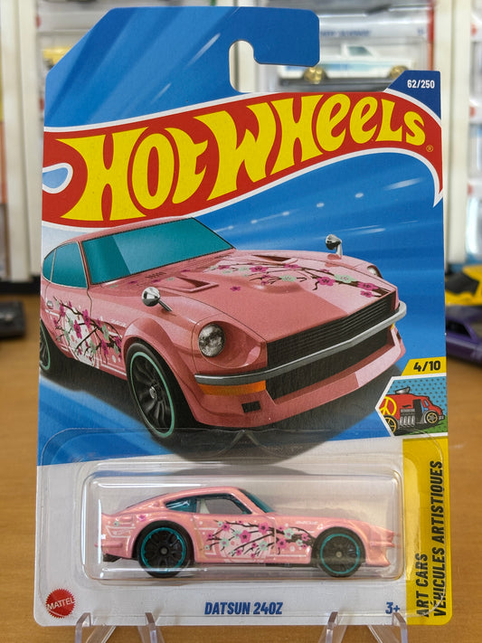 Hot Wheels Mainline / Datsun 240z / 2025 HW: Art Cars 4/10 PINK