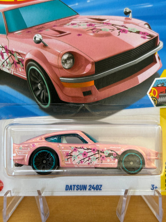 Hot Wheels Mainline / Datsun 240z / 2025 HW: Art Cars 4/10 PINK