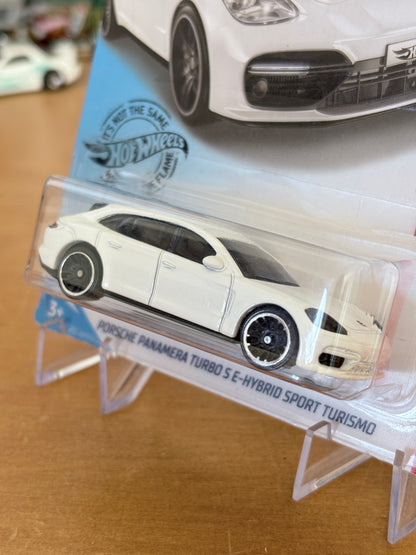 Hot Wheels Porsche Panamera Turbo S E-Hybrid Sport Turismo | 2020 Porsche 3/5 Mainline