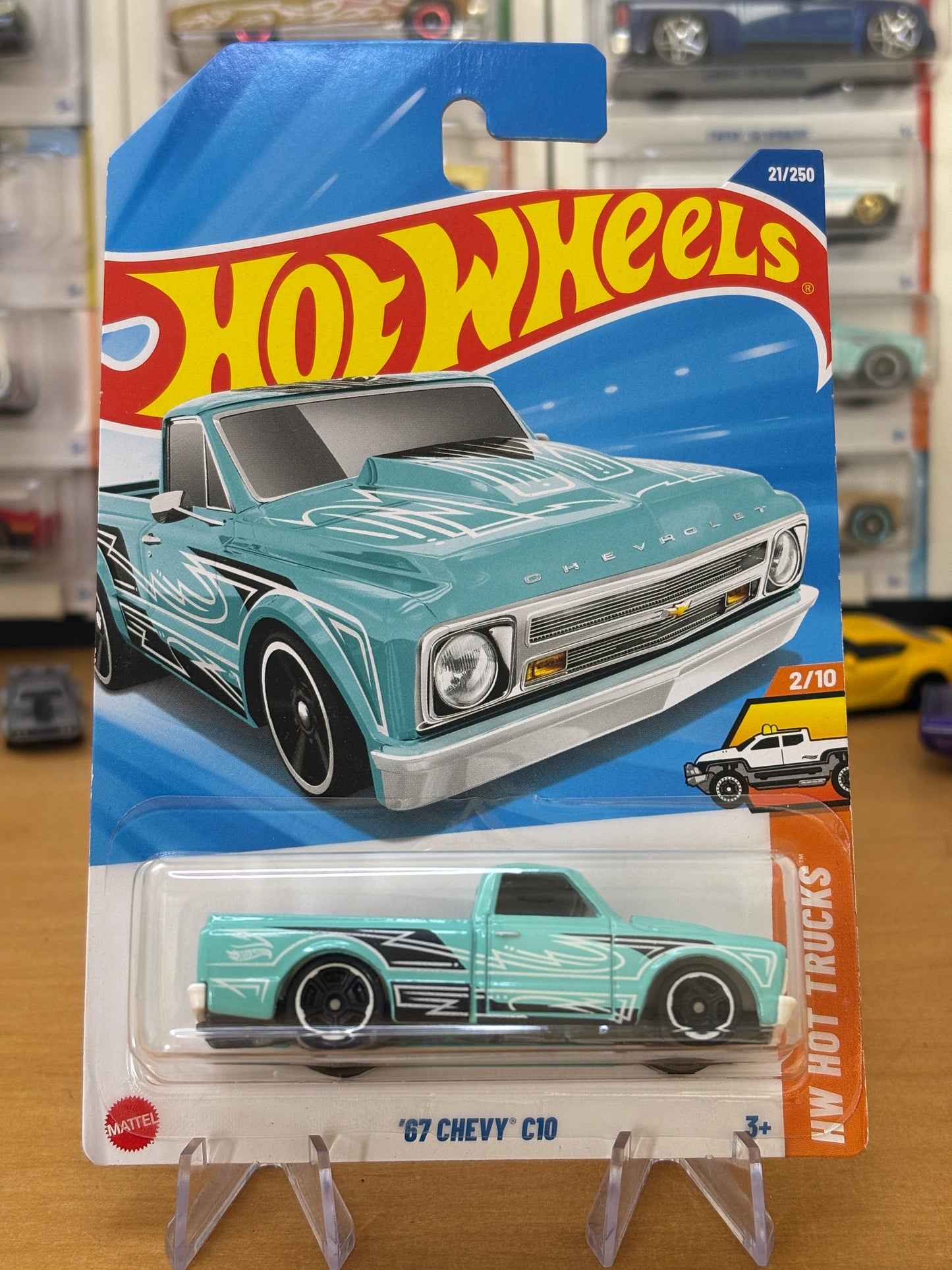 Hot Wheels Mainline / '67 Chevy C10 / 2025 HW Hot Trucks 2/10 (BLUE)