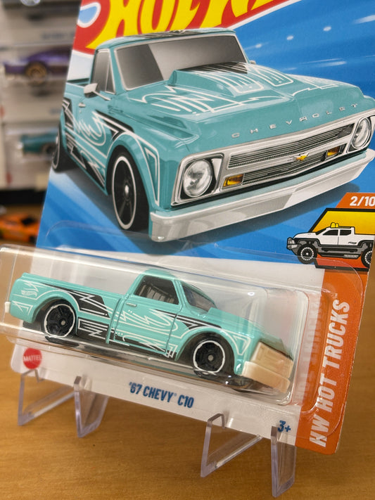 Hot Wheels Mainline / '67 Chevy C10 / 2025 HW Hot Trucks 2/10 (BLUE)