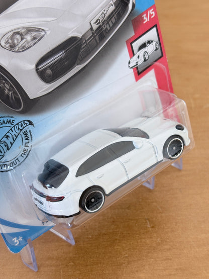 Hot Wheels Porsche Panamera Turbo S E-Hybrid Sport Turismo | 2020 Porsche 3/5 Mainline