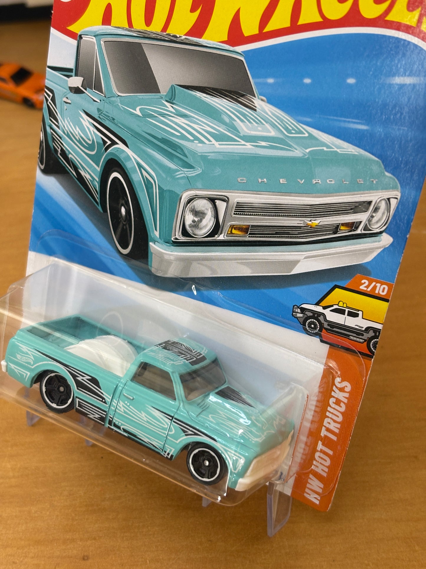 Hot Wheels Mainline / '67 Chevy C10 / 2025 HW Hot Trucks 2/10 (BLUE)