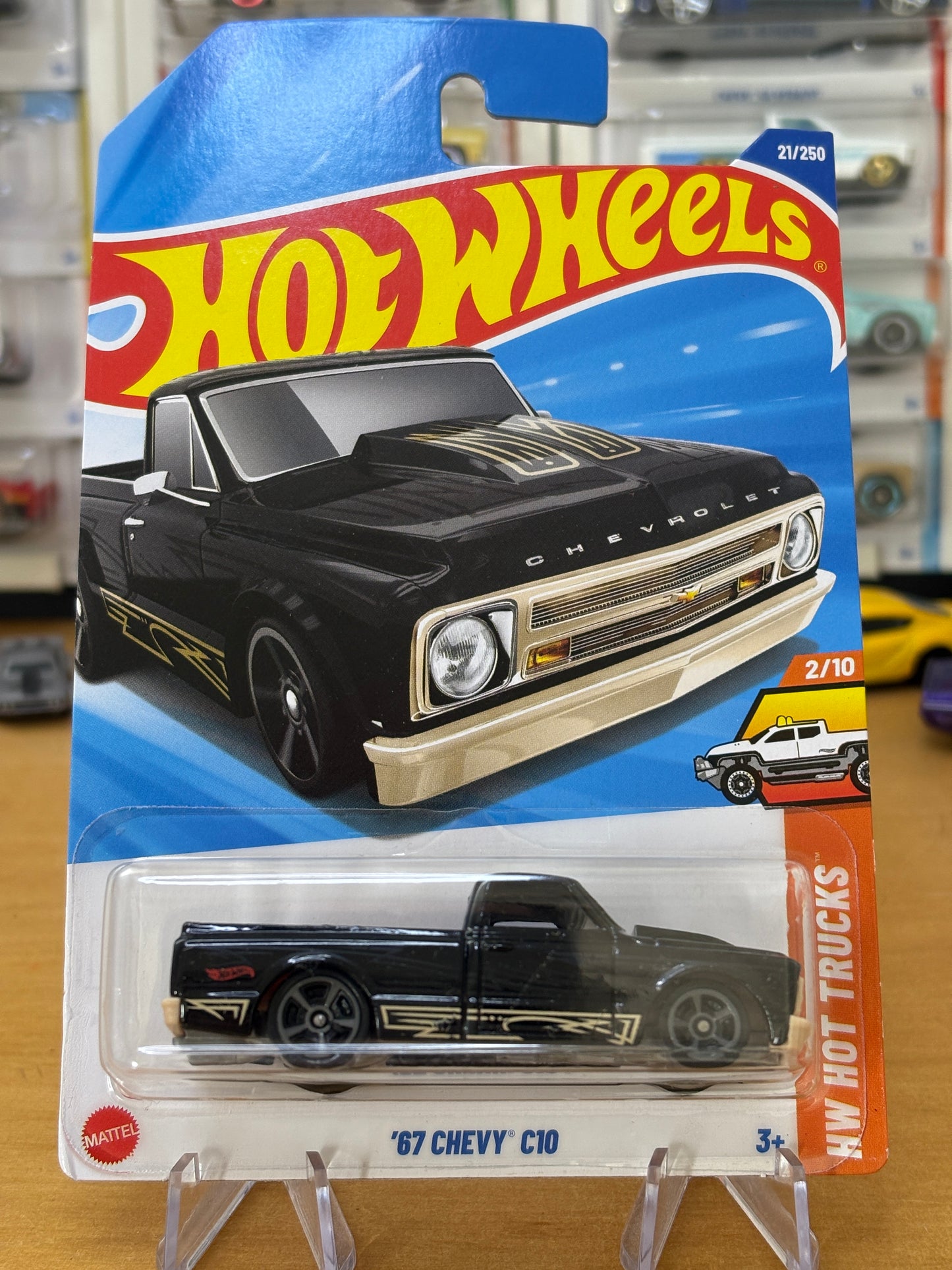 Hot Wheels Mainline / '67 Chevy C10 / 2025 HW Hot Trucks 2/10 (BLACK)
