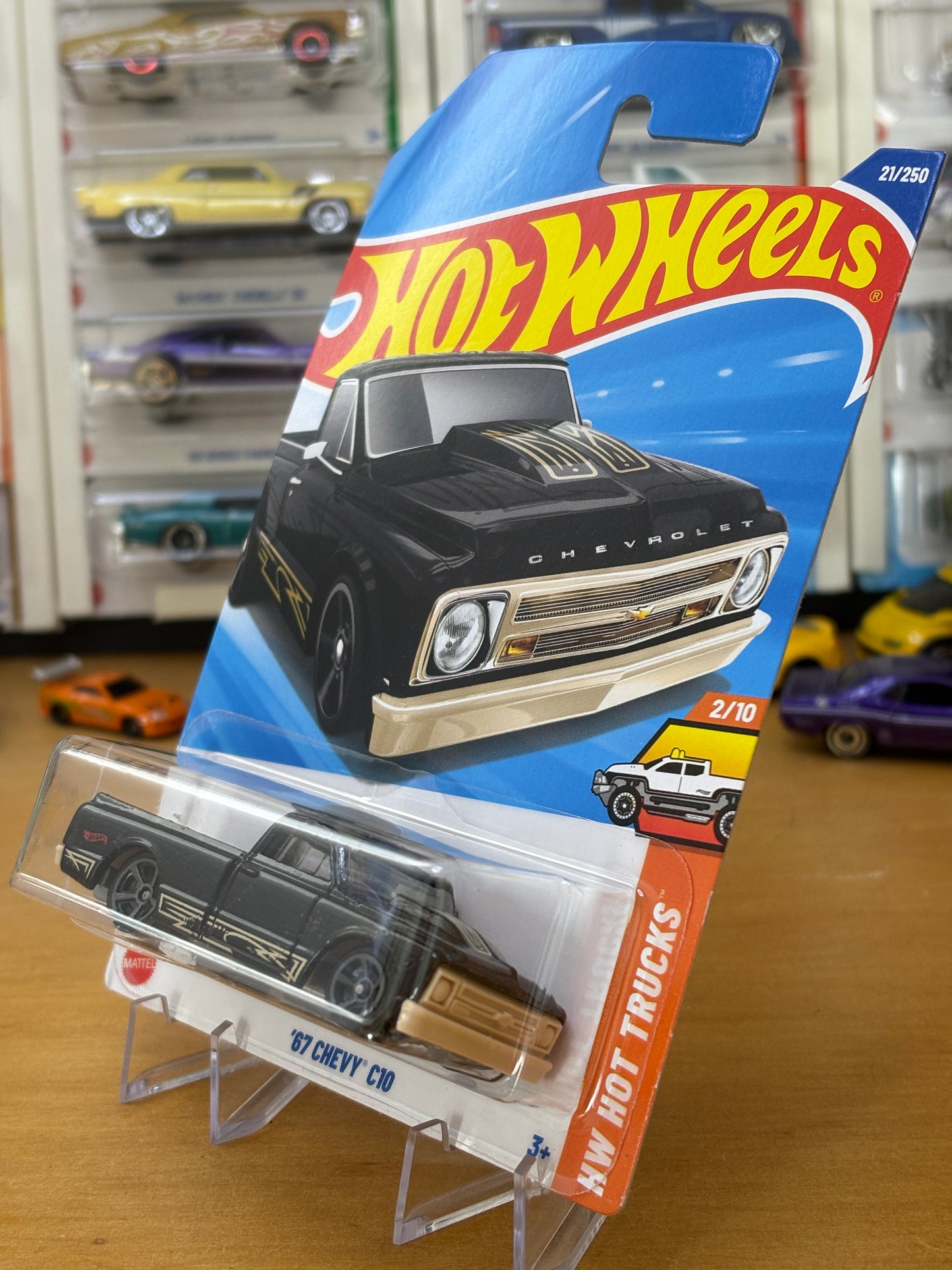 Hot Wheels Mainline / '67 Chevy C10 / 2025 HW Hot Trucks 2/10 (BLACK)