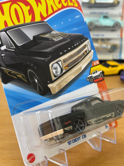 Hot Wheels Mainline / '67 Chevy C10 / 2025 HW Hot Trucks 2/10 (BLACK)