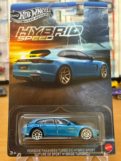 Hot Wheels Silver Series / Porsche Panamera Turbo S E-Hybrid Sport / 2025 Hybrid Speed 4/5