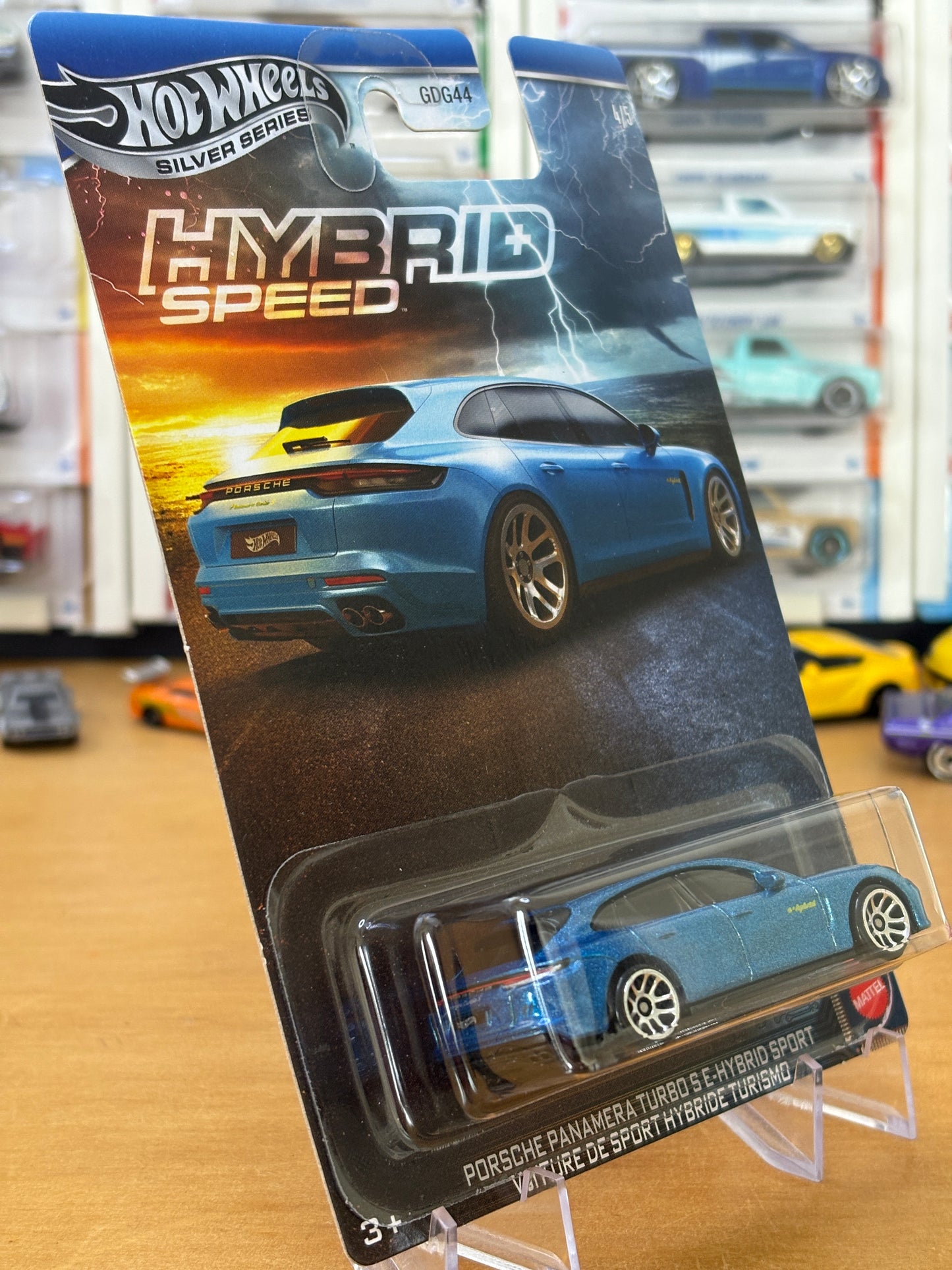 Hot Wheels Silver Series / Porsche Panamera Turbo S E-Hybrid Sport / 2025 Hybrid Speed 4/5