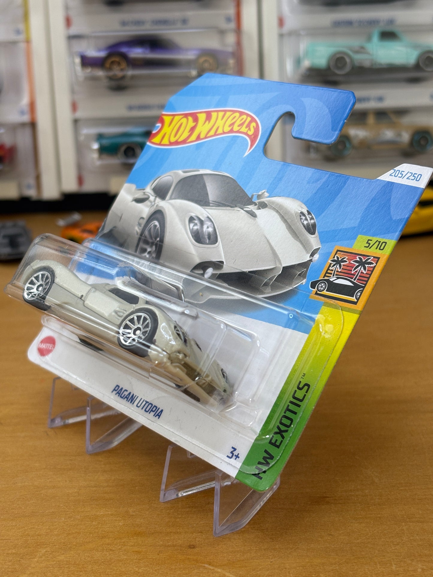 Hot Wheels Mainline / Pagani Utopia / 2024 Exotics 5/10 Short Card