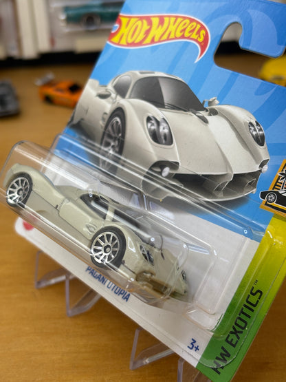 Hot Wheels Mainline / Pagani Utopia / 2024 Exotics 5/10 Short Card