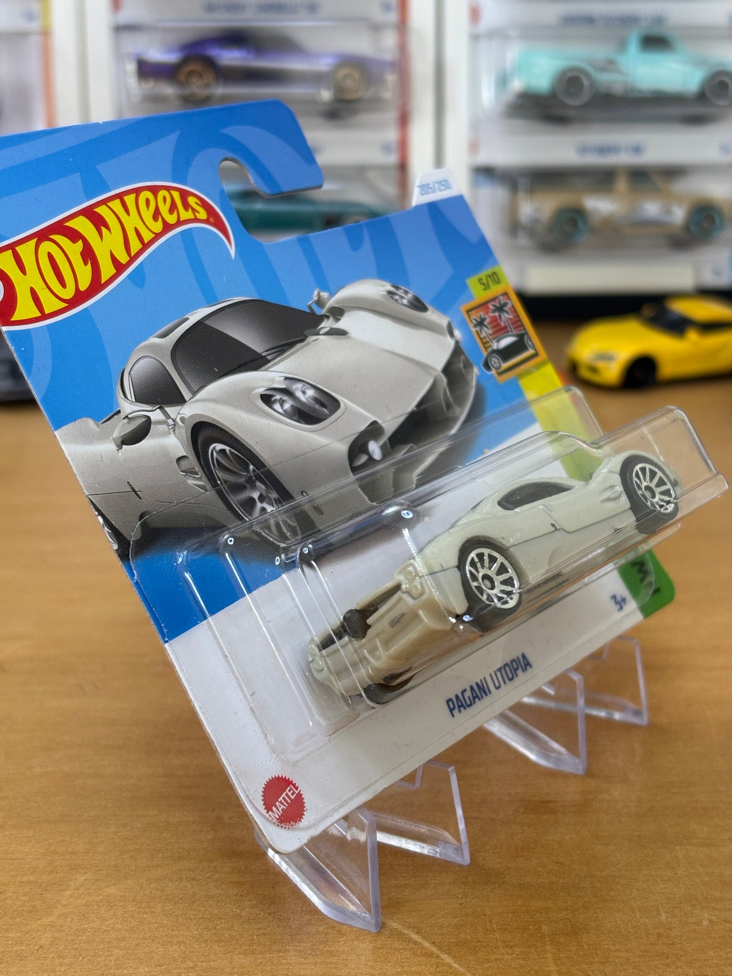 Hot Wheels Mainline / Pagani Utopia / 2024 Exotics 5/10 Short Card