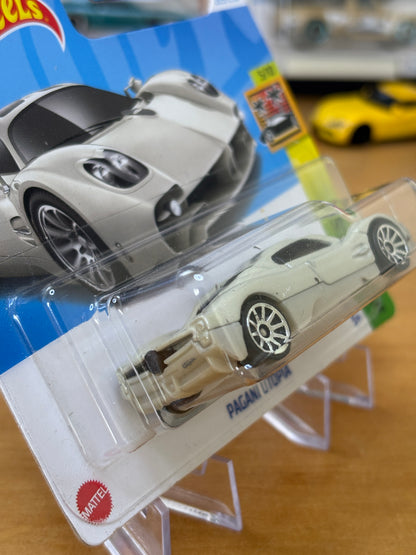 Hot Wheels Mainline / Pagani Utopia / 2024 Exotics 5/10 Short Card