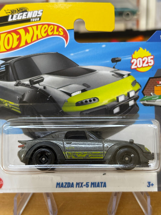Hot Wheels Mainline / Mazda MX-5 Miata / 2025 HW Dream Garage 2/5 Short Card