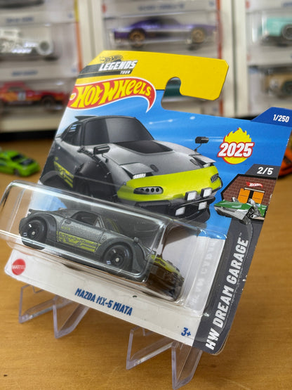 Hot Wheels Mainline / Mazda MX-5 Miata / 2025 HW Dream Garage 2/5 Short Card