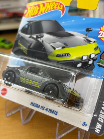 Hot Wheels Mainline / Mazda MX-5 Miata / 2025 HW Dream Garage 2/5 Short Card
