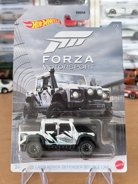 Hot Wheels '15 Land Rover Defender Double Cab 1/5 Forza Silver Series Diecast