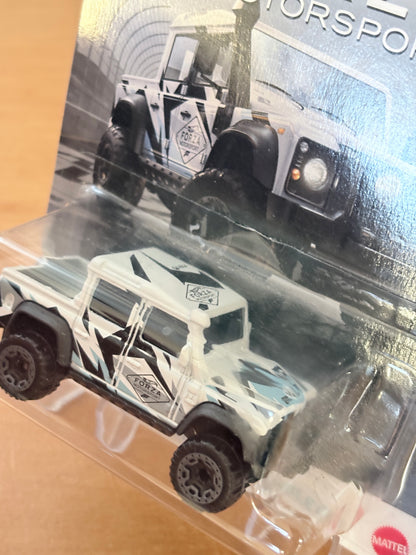 Hot Wheels '15 Land Rover Defender Double Cab 1/5 Forza Silver Series Diecast