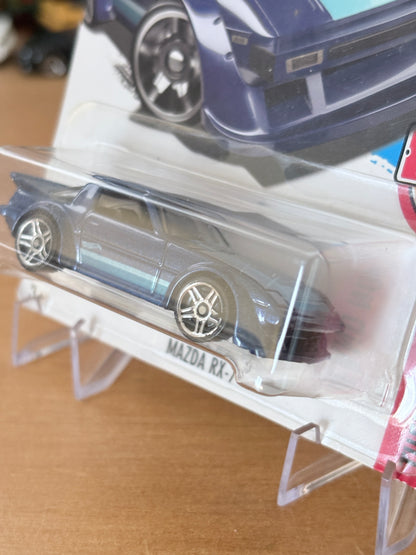Hot Wheels Mazda RX-7 | 2015 Then and Now 4/10