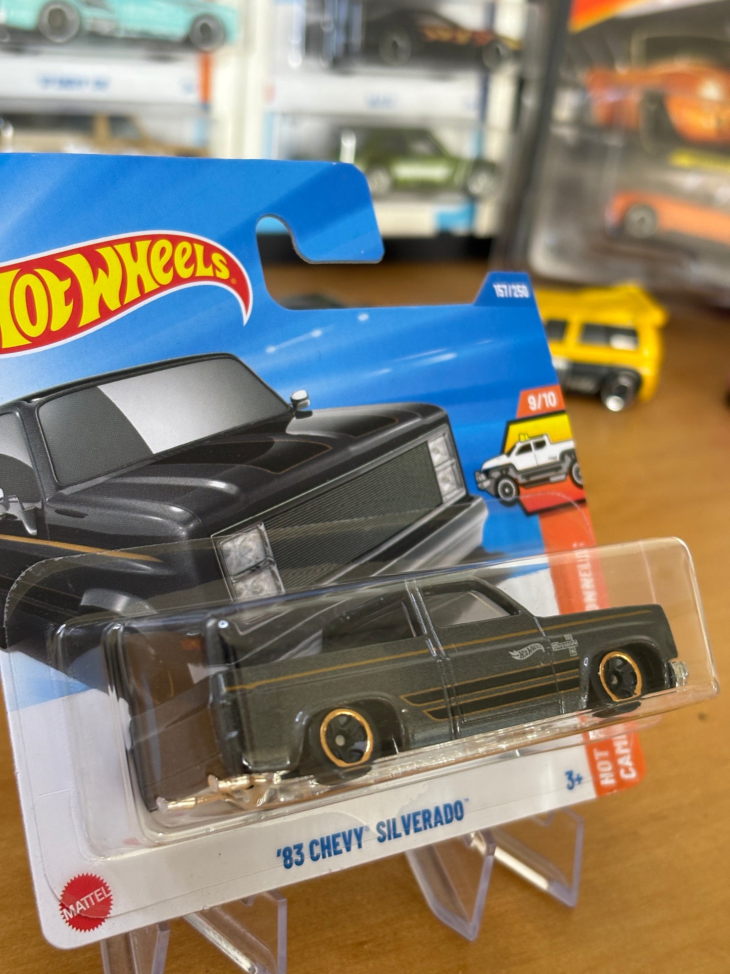 Hot Wheels Mainline / '83 Chevy Silverado / 2025 HW Hot Trucks 9/10 BLACK Short Card
