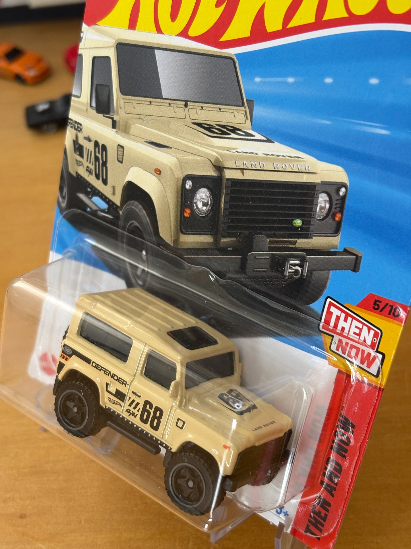 Hot Wheels Mainline / Land Rover Defender 90 / 2025 Then and Now 5/10