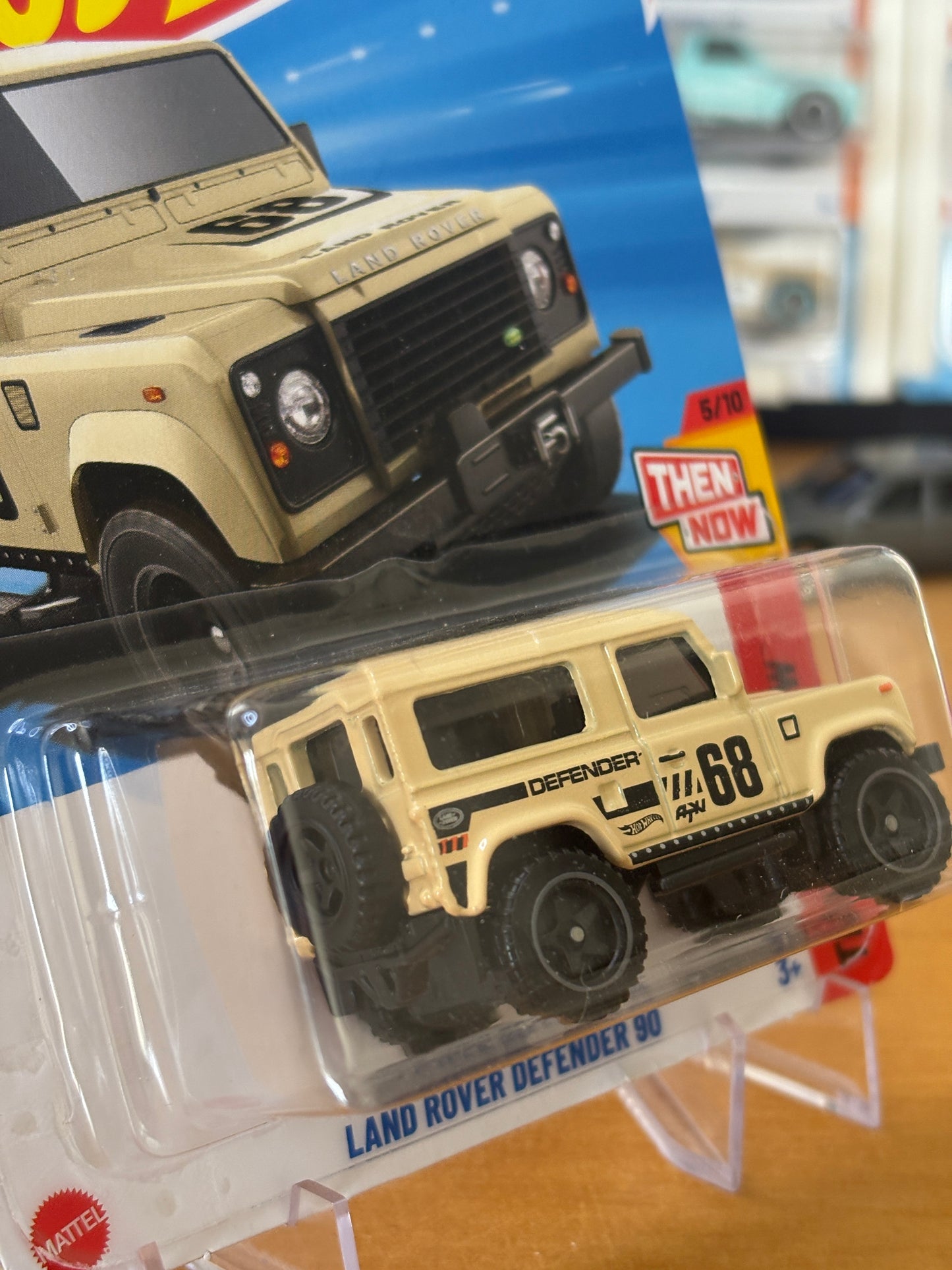 Hot Wheels Mainline / Land Rover Defender 90 / 2025 Then and Now 5/10