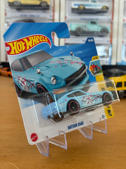 Hot Wheels Mainline / Datsun 240z / 2025 HW: Art Cars 4/10 Short Card BLUE
