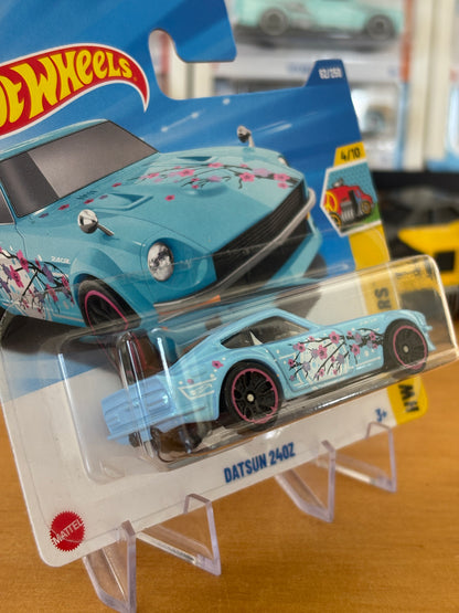 Hot Wheels Mainline / Datsun 240z / 2025 HW: Art Cars 4/10 Short Card BLUE
