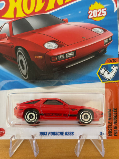Hot Wheels Mainline / 1983 Porsche 928s/ 2025 Muscle Mania 10/10