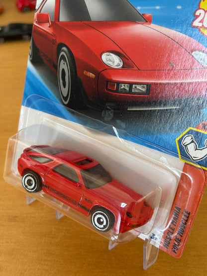 Hot Wheels Mainline / 1983 Porsche 928s/ 2025 Muscle Mania 10/10