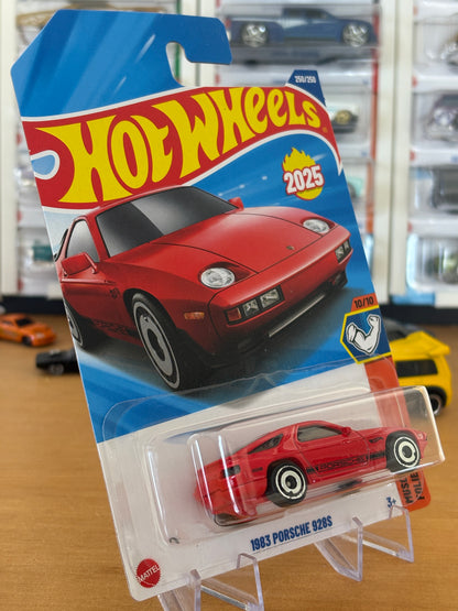 Hot Wheels Mainline / 1983 Porsche 928s/ 2025 Muscle Mania 10/10