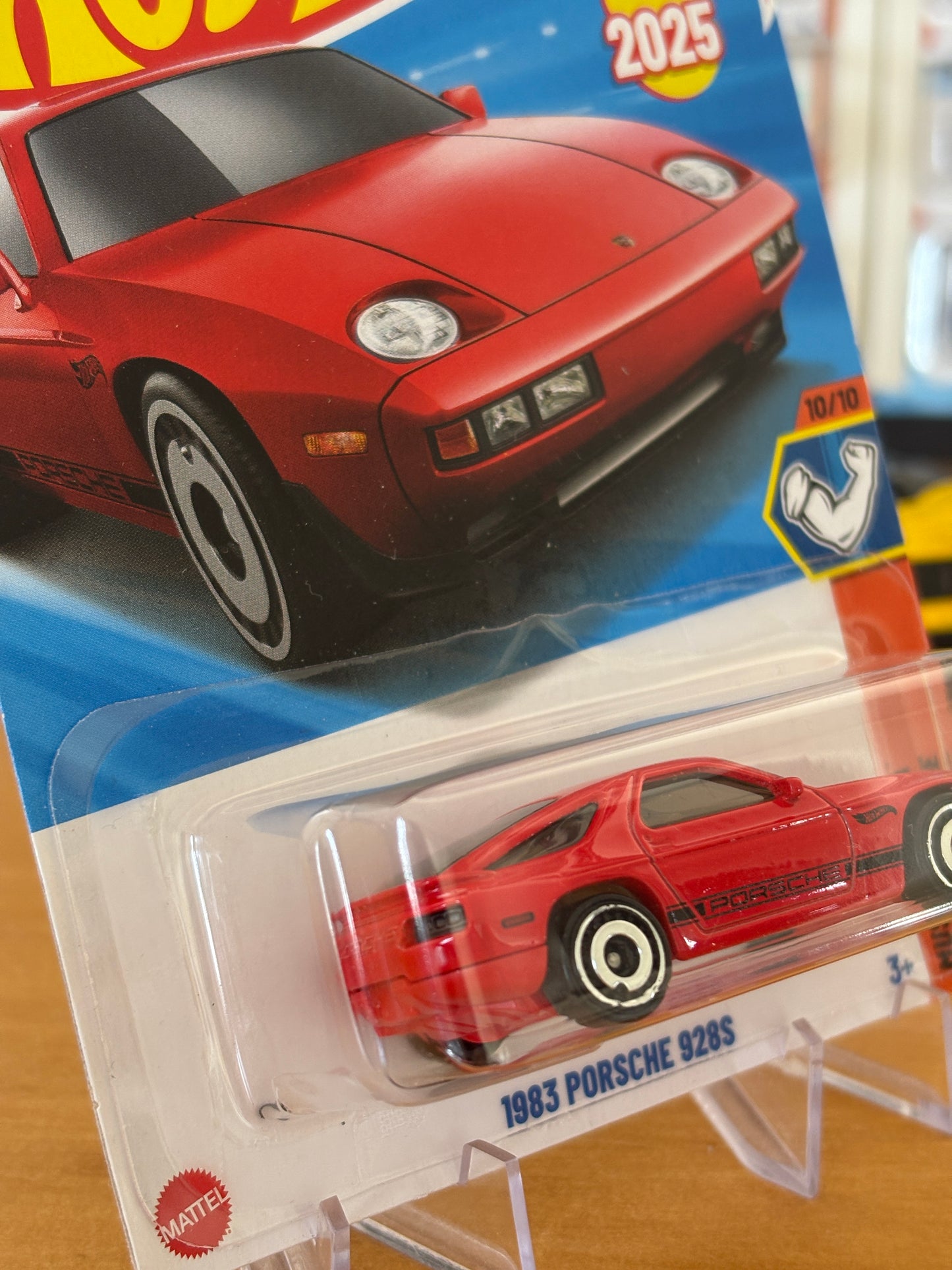 Hot Wheels Mainline / 1983 Porsche 928s/ 2025 Muscle Mania 10/10