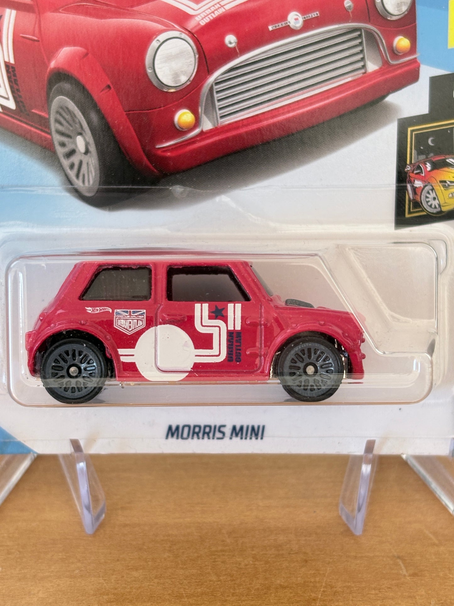 Hot Wheels Morris Mini | 2018 Nightburnerz 8/10 Mainline