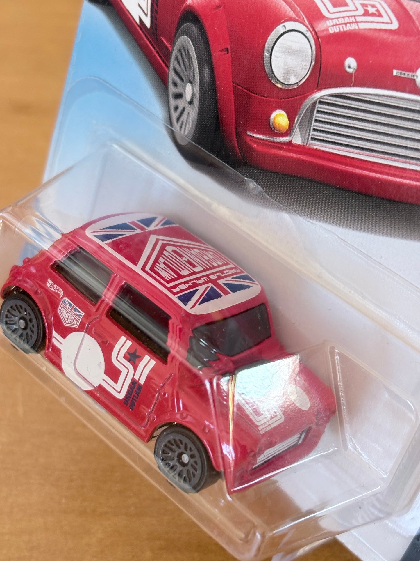 Hot Wheels Morris Mini | 2018 Nightburnerz 8/10 Mainline