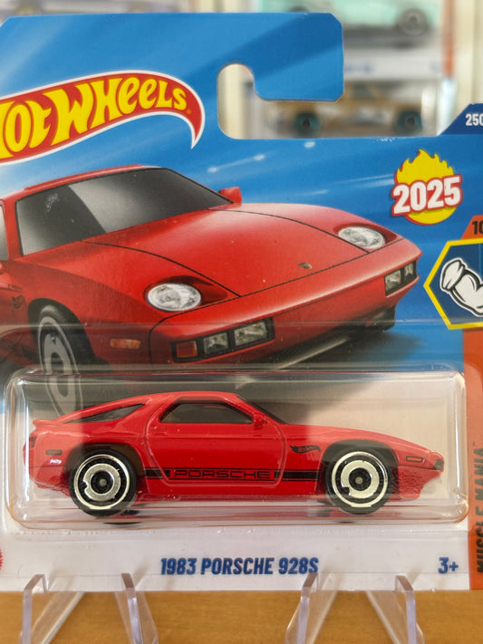 Hot Wheels Mainline / 1983 Porsche 928s/ 2025 Muscle Mania 10/10 Short Card