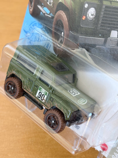 Hot Wheels Land Rover Defender 90 | 2022 Baja Blazers 4/10 Mainline