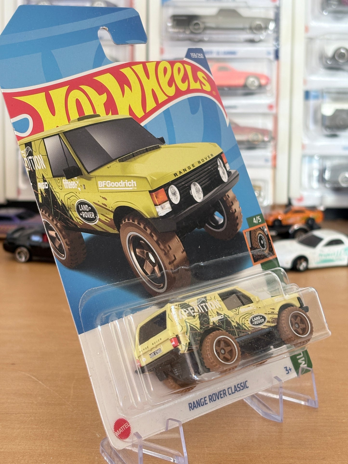 Hot Wheels Range Rover Classic | 2023 Mud Studs 4/5 Mainline
