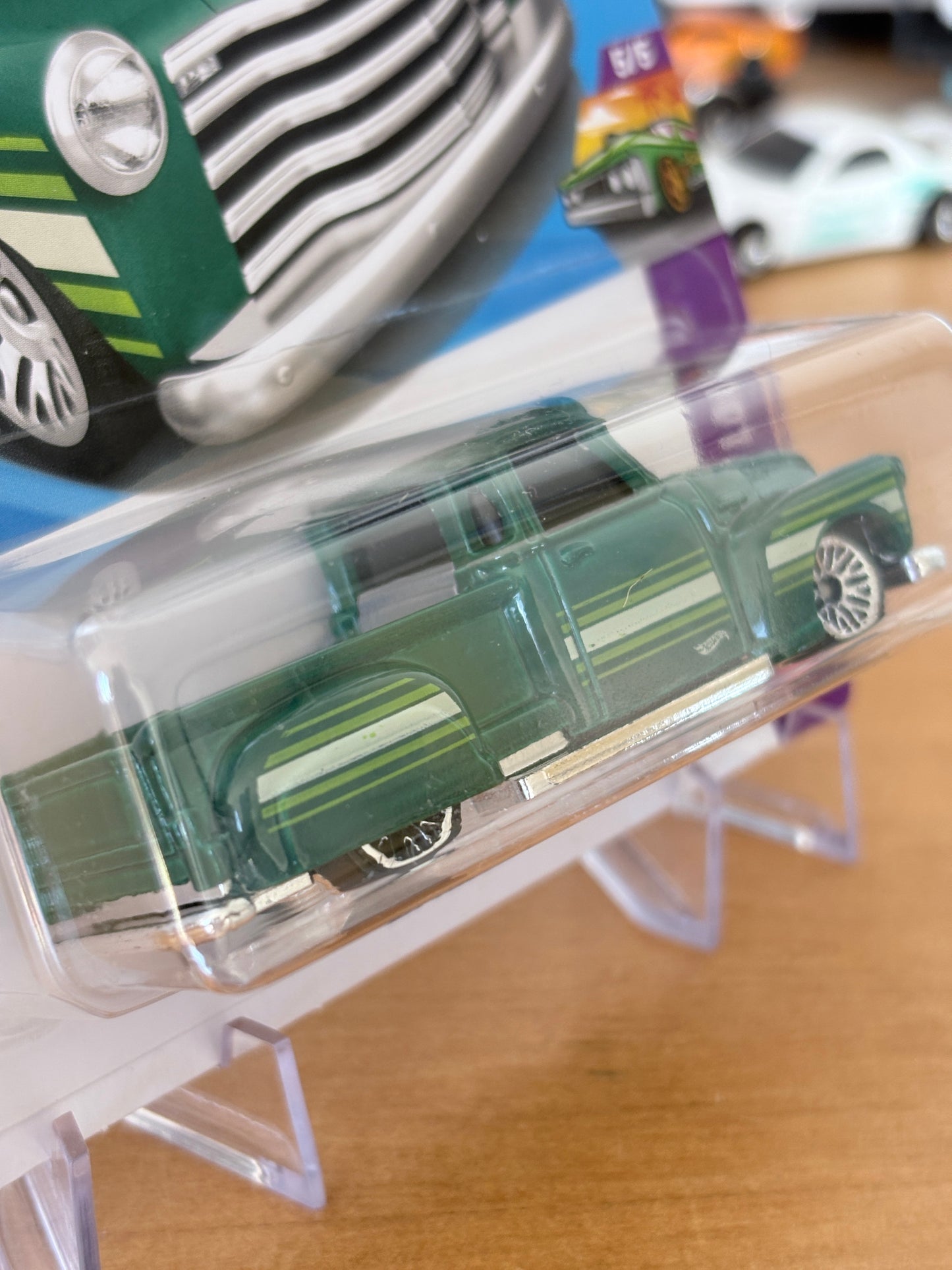 Hot Wheels La Troca | 2026 Layin Low 5/5 Mainline