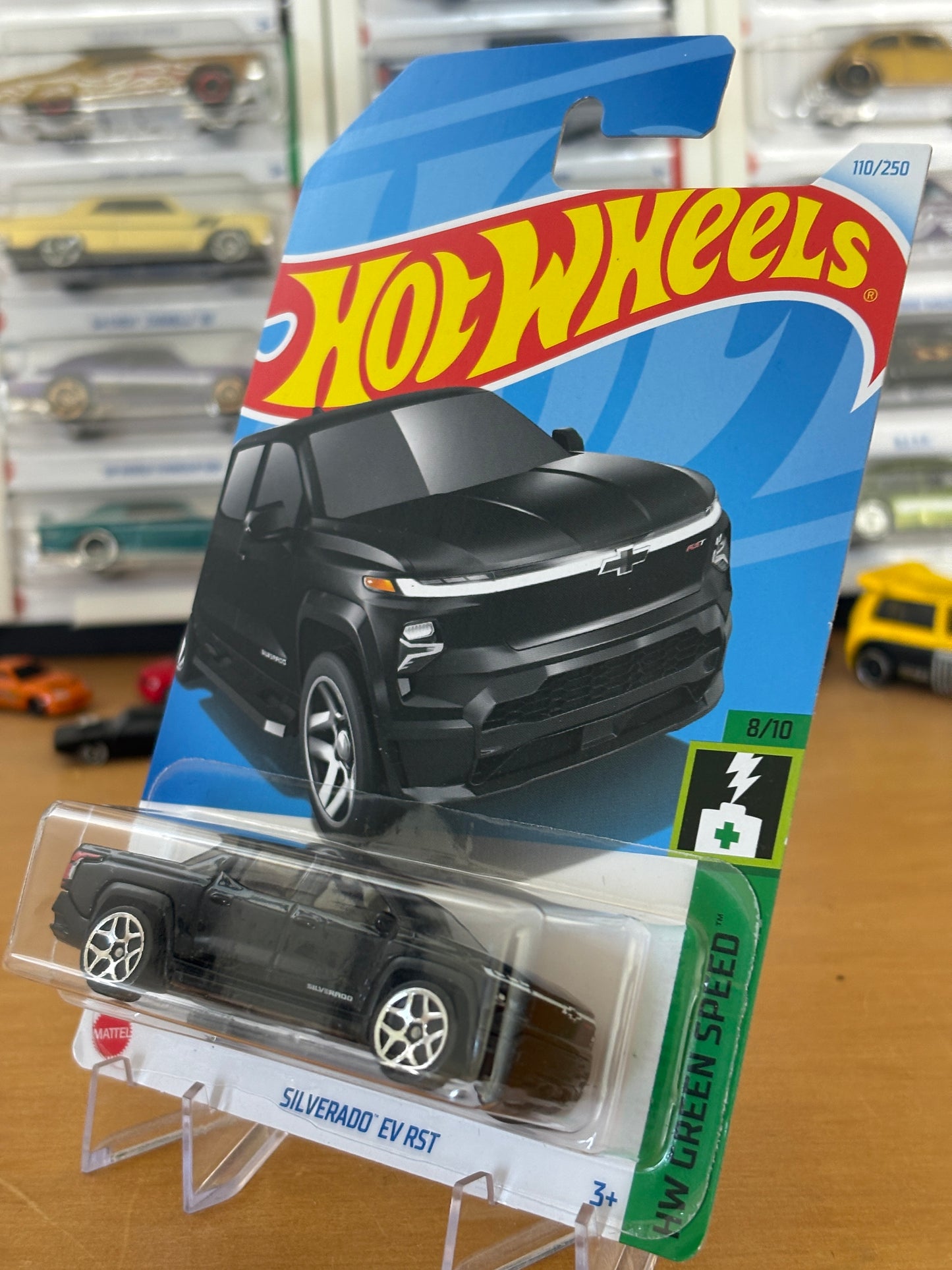 Hot Wheels Mainline / Silverado EV RST / 2024 HW Green Speed 8/10