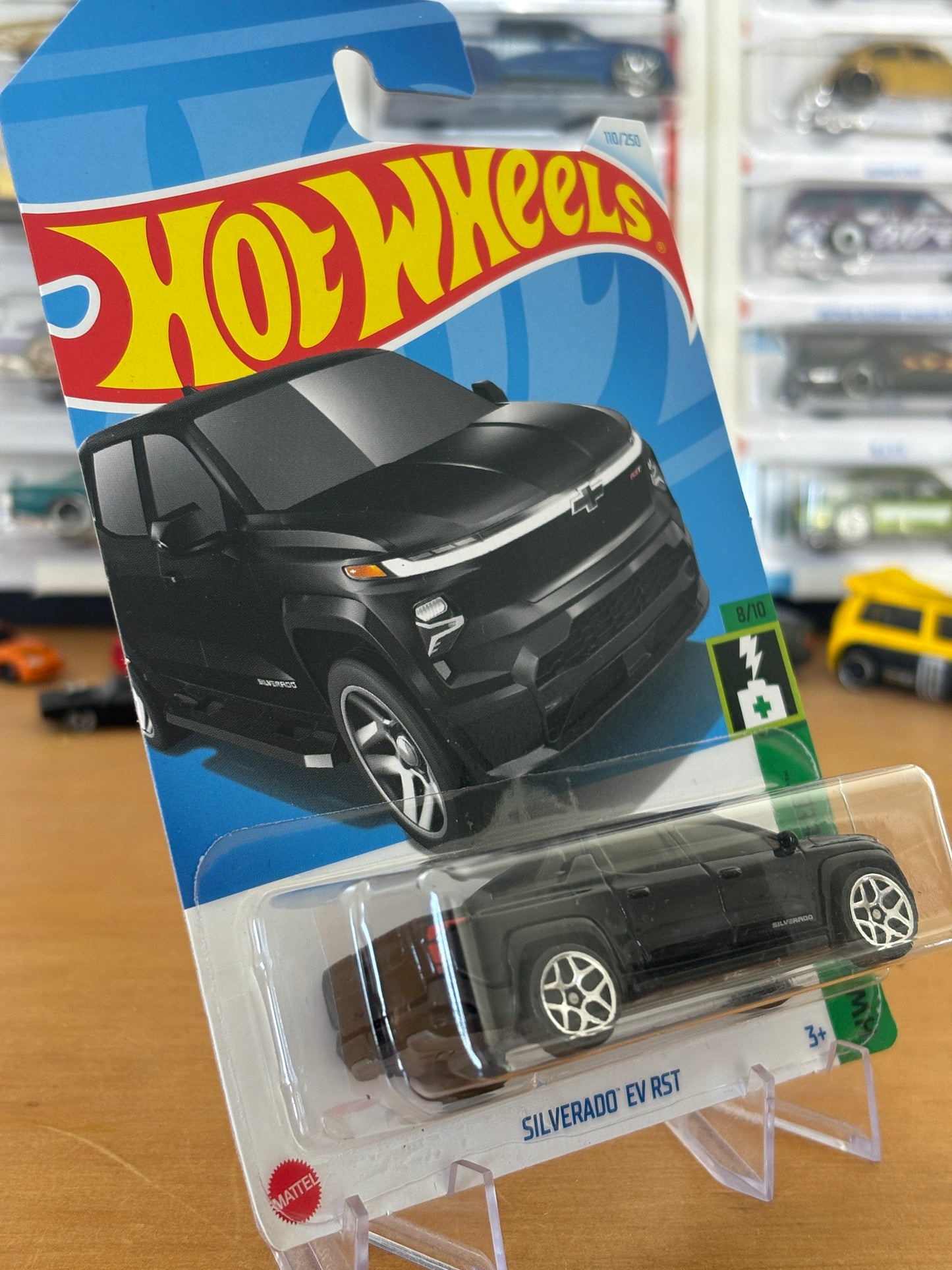 Hot Wheels Mainline / Silverado EV RST / 2024 HW Green Speed 8/10