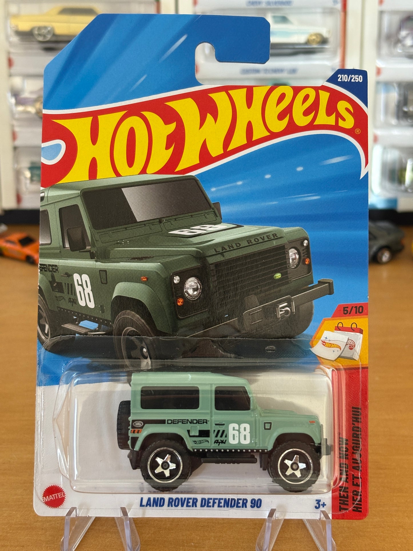 Hot Wheels Mainline / Land Rover Defender 90 / 2025 Then and Now 5/10 GREEN